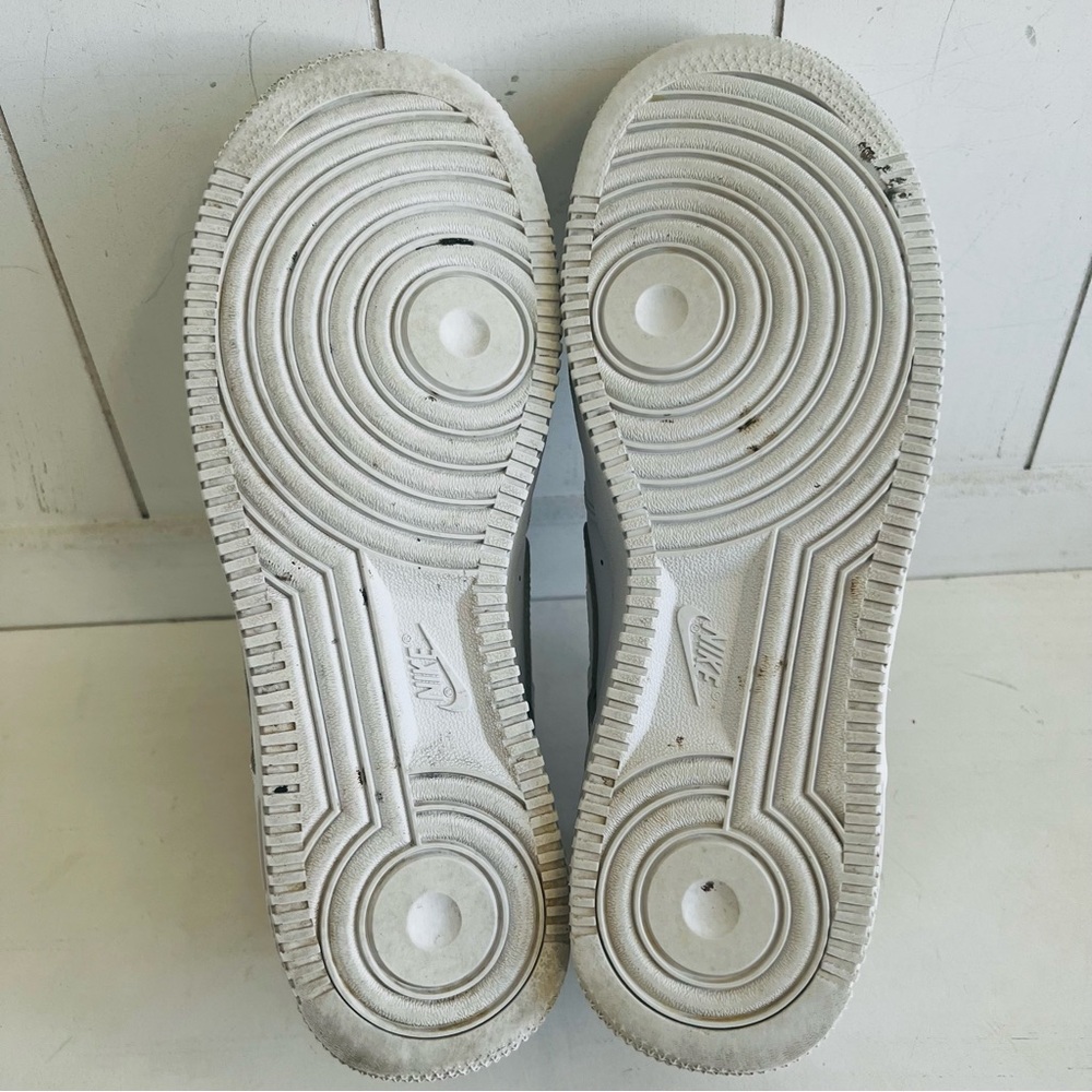 Nike Air Force 1 Low LE Triple White Size 7Y Youth (GS) DH2920-111 Sneakers - Picture 10 of 12